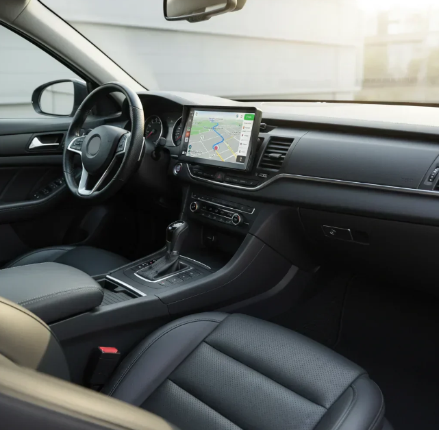 https://cdn.shopify.com/s/files/1/0667/4599/1266/files/2026-03-0216_34_24-Autoradio7_CarPlay-Connectivitesanseffort_HighTech.png?v=1772467471